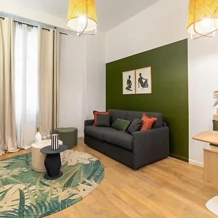 Charming Parisian Apartment *