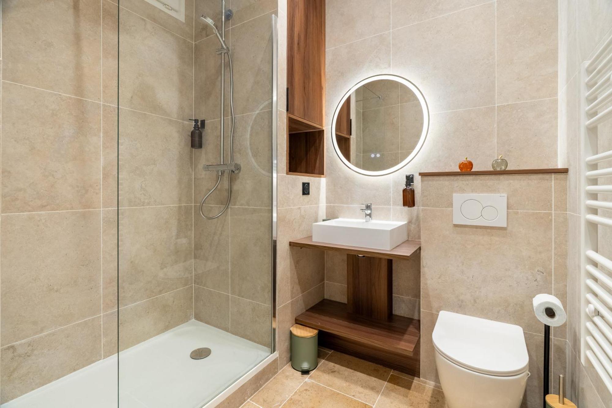 Charming Parisian * Paris